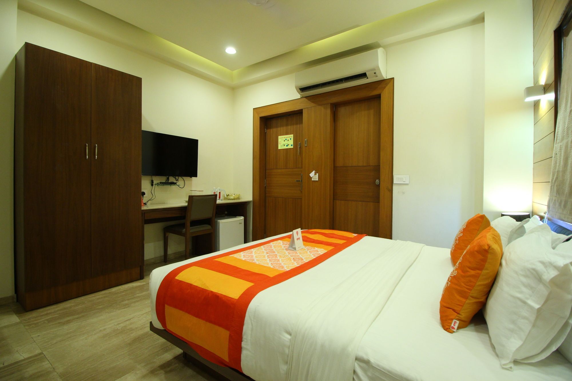 Oyo 8992 Hotel Kyra Ahmedabad Exterior photo