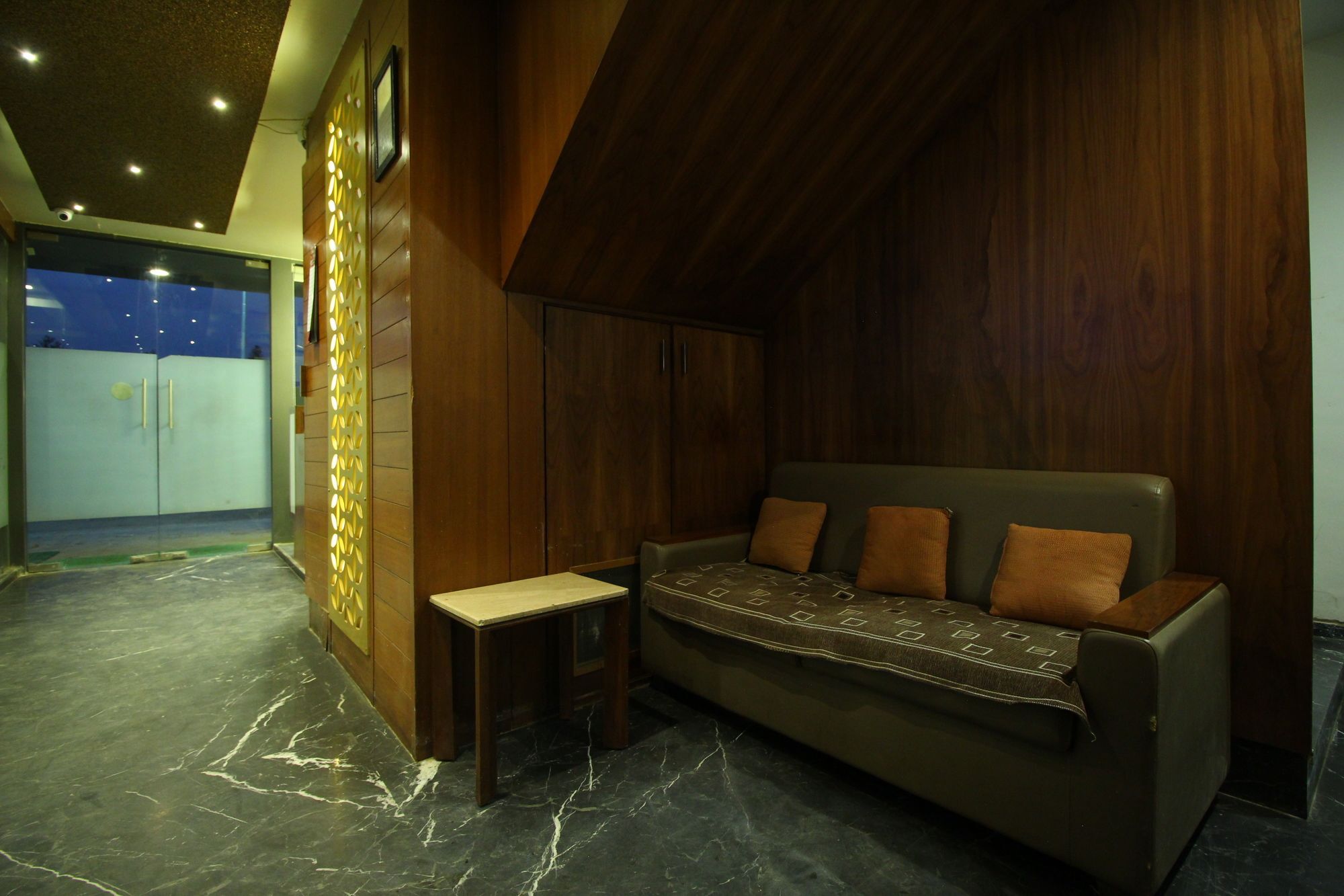 Oyo 8992 Hotel Kyra Ahmedabad Exterior photo