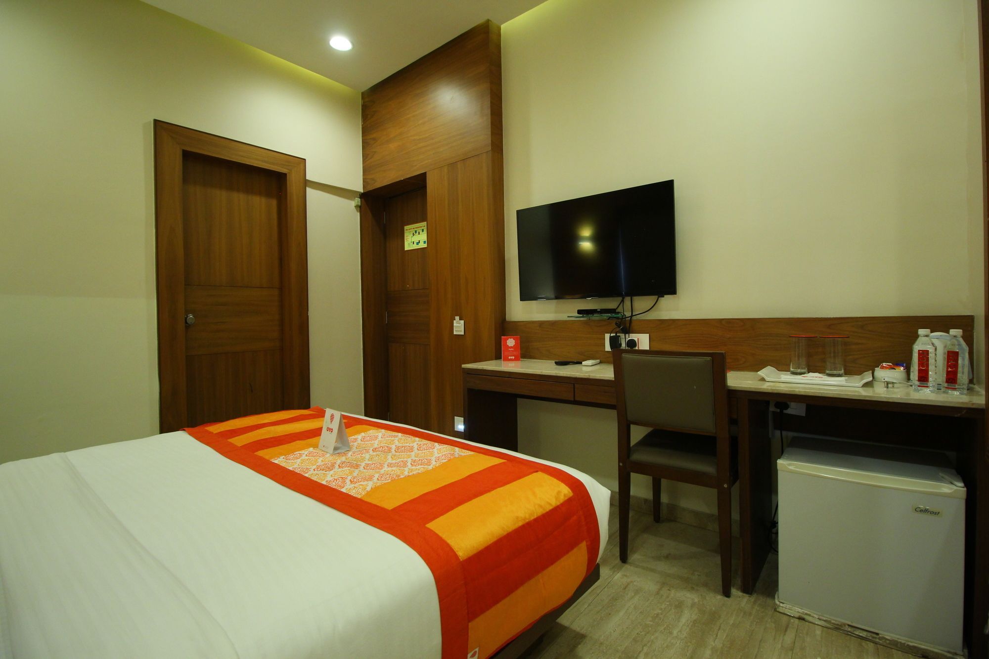 Oyo 8992 Hotel Kyra Ahmedabad Exterior photo