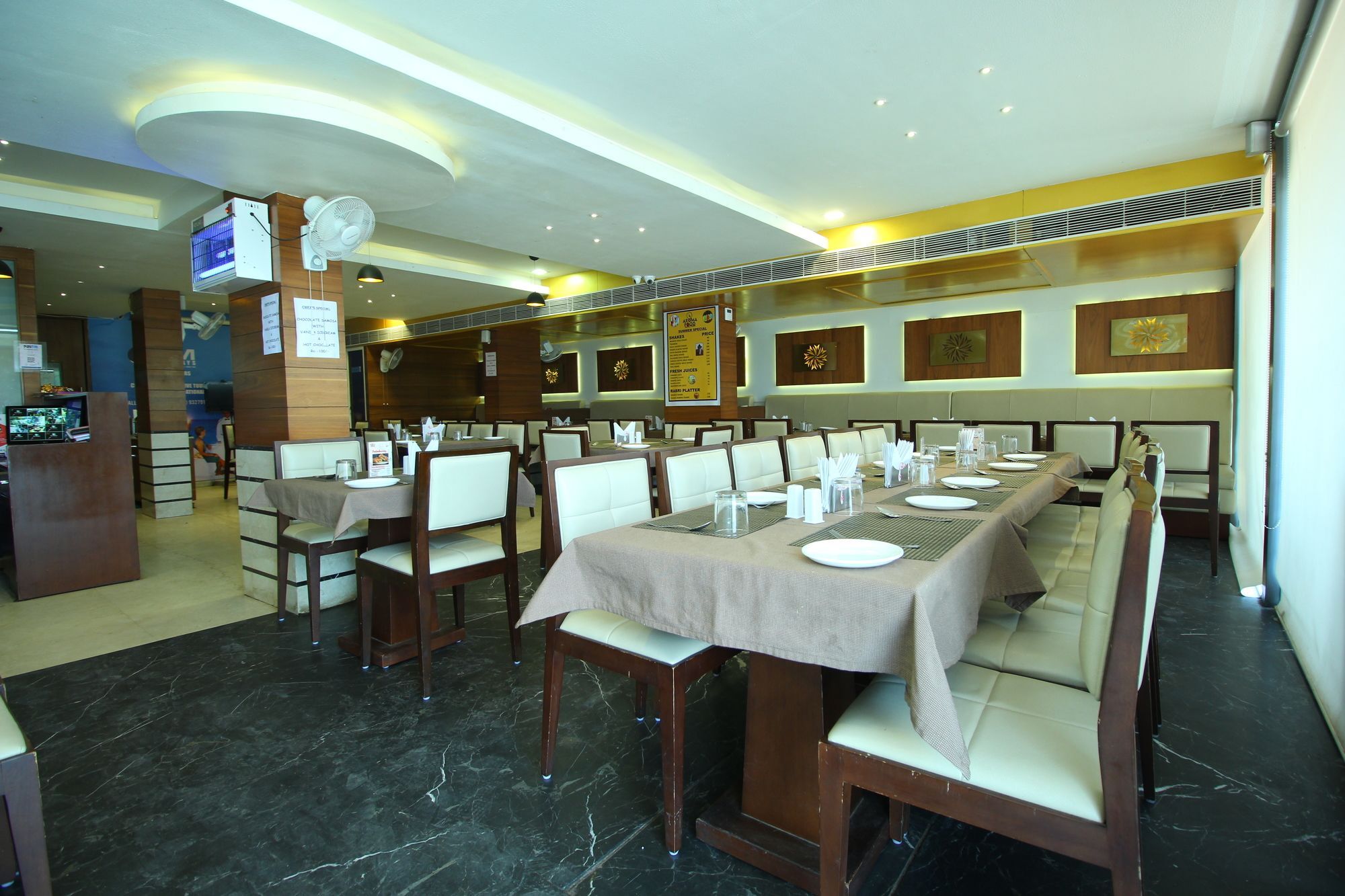 Oyo 8992 Hotel Kyra Ahmedabad Exterior photo